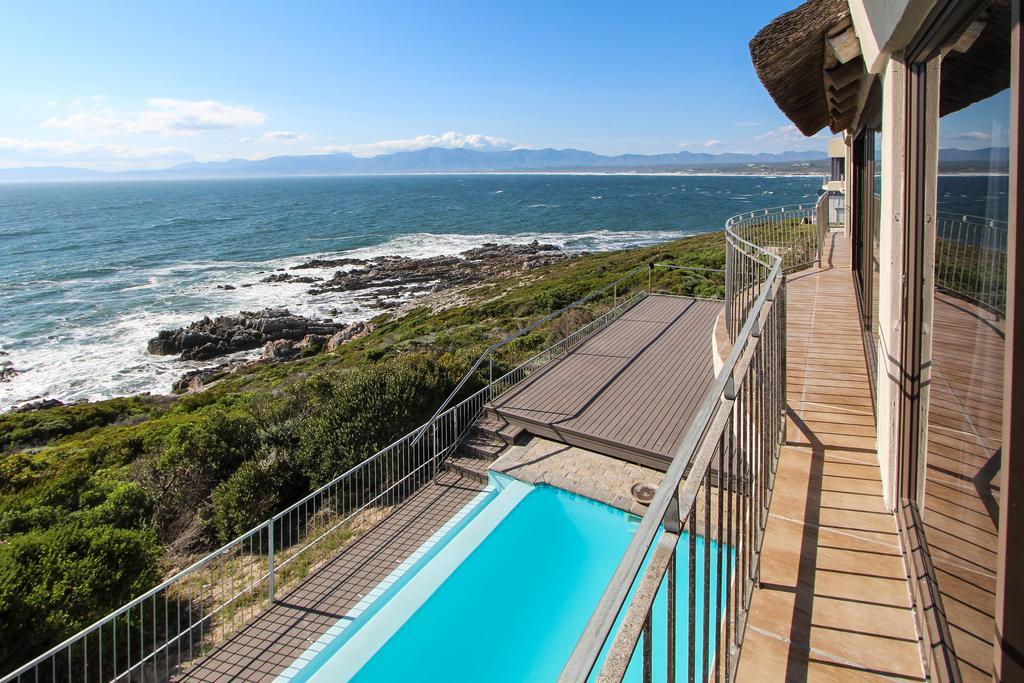 Whale Huys Luxury Oceanfront Eco Villa Gansbaai Chambre photo