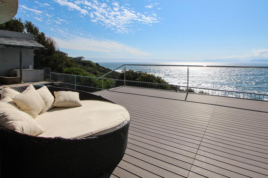 Whale Huys Luxury Oceanfront Eco Villa Gansbaai Extérieur photo