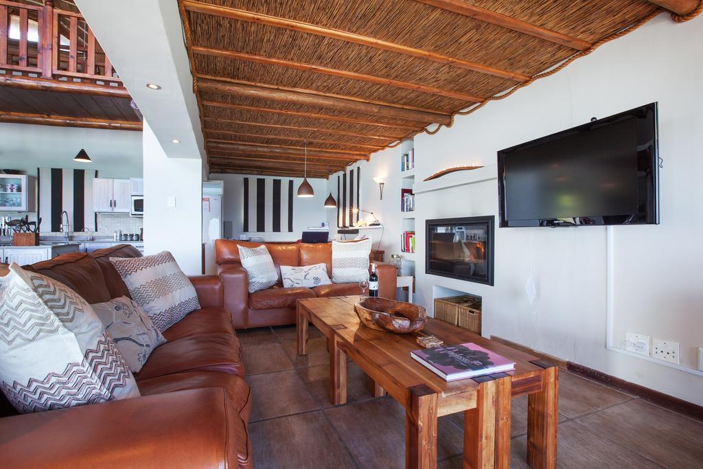 Whale Huys Luxury Oceanfront Eco Villa Gansbaai Extérieur photo