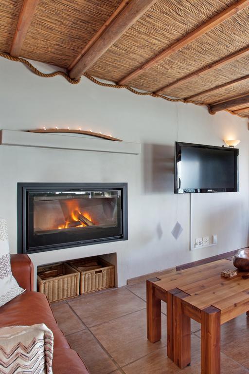 Whale Huys Luxury Oceanfront Eco Villa Gansbaai Extérieur photo