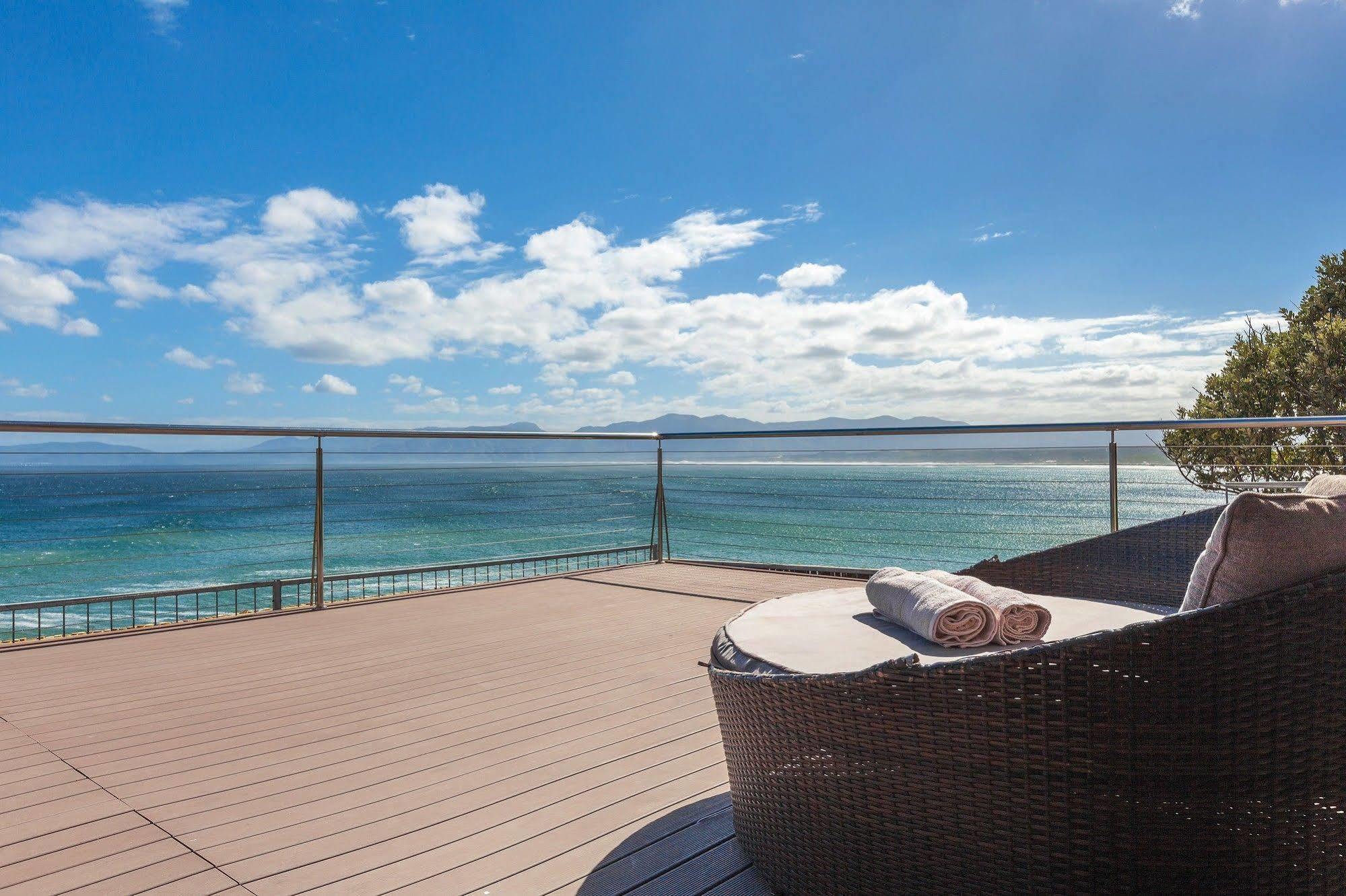 Whale Huys Luxury Oceanfront Eco Villa Gansbaai Extérieur photo