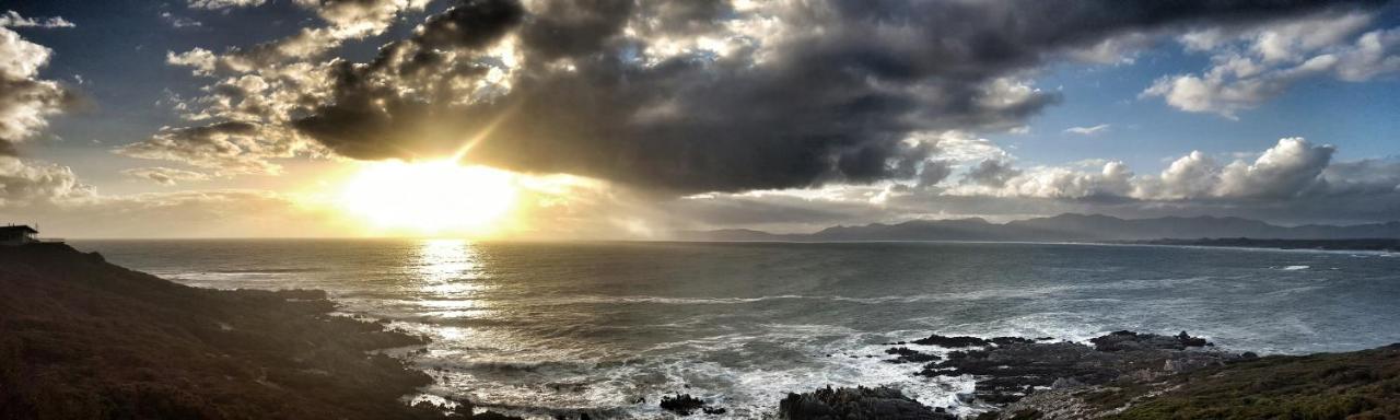 Whale Huys Luxury Oceanfront Eco Villa Gansbaai Extérieur photo